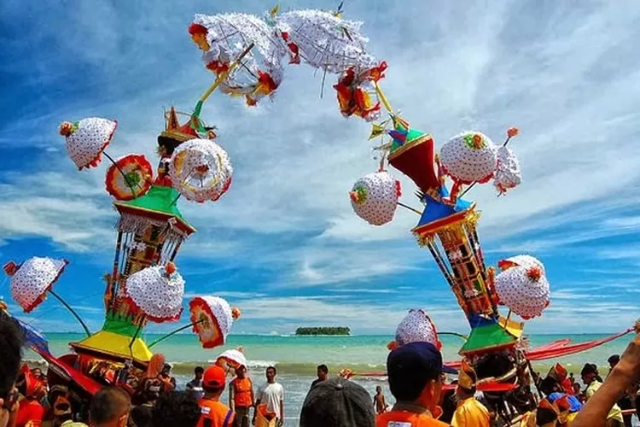 10 Keunikan Budaya dan Tradisi di Indonesia